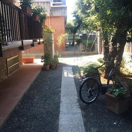 Apartment Giardino Ovest - A Pochi Passi Dal Mare *