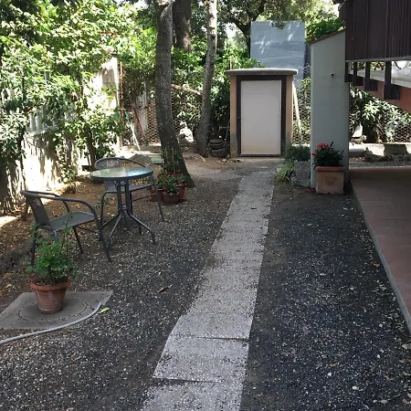 Apartment Giardino Ovest - A Pochi Passi Dal Mare